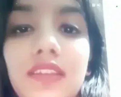 Hot Girl Stripping on Chamet Live Showing Her Boobs Sex Video