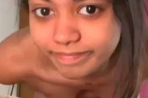 Beautiful Desi gf record herself