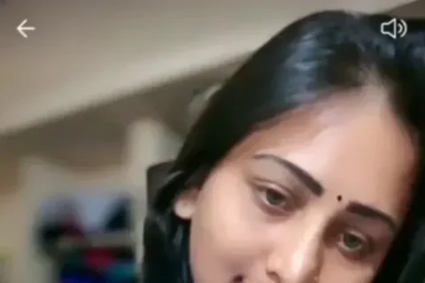 Hot Bhabhi Drops Saree Pallu To Tease Her Big Boobs Over Blouse Sex Video