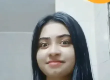 Cute Bangla Girl Goes Fully Nude on Video Call, Giggling and Flashing Her Boobs and Pussy Sex Video
