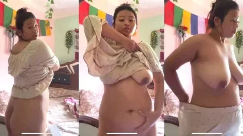 Desi Girl's Massive Boobs Jiggle in Leaked Nude Tease Video
