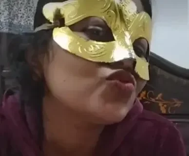 Horny Indian Milf Strips Fully Nude on Tango Live Cam and Fingers Her Wet Pussy Sex Video