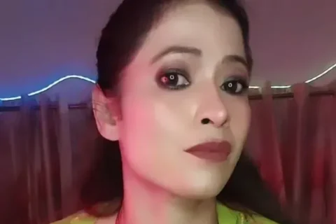 Fitness Influencer Sdas Gets Fully Nude and Dildo Fucks Her Tight Pussy Hard Sex Video