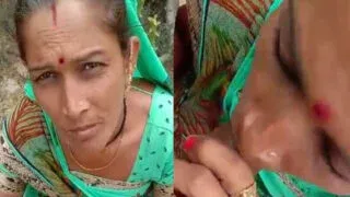 Desi bhabhi ka garmi bhara outdoor blowjob adventure Sex Video