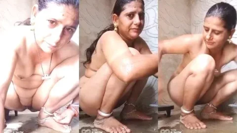 Leaked Desi Bhabhi Nude Bath Soaps Her Wet Pussy and Big Boobs