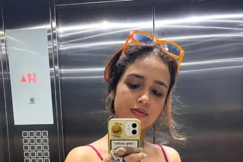 Psyflora aka Tara Kundale Shows Tits Rubbing Teases Her Sexy Ass In Bikini Sex Video