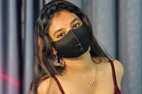 Insta Model Zugerlips Stripping Slowly Teasing Her Boobs Completely Topless Sex Video
