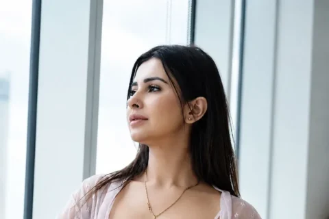 Hot Punjabi Baddie Meeti Kalher Gets Her Tight Pussy Destroyed by a Big Black Cock