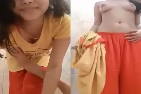 Bengali 19yo College Teen Topless In Bathroom
