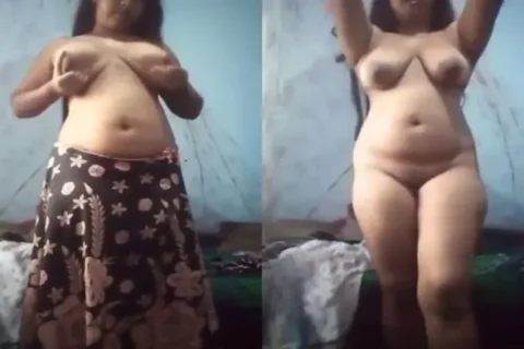 Big ass Desi girl nude show on selfie cam