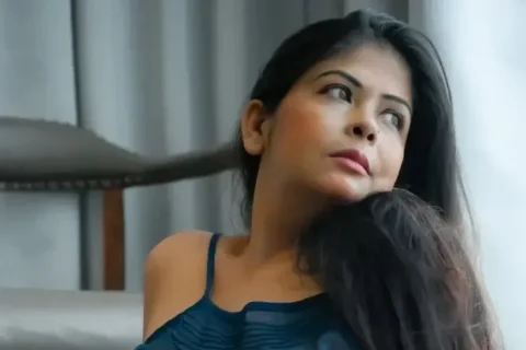 Bengali MILF Athenea Chakraborty gets horny and flashes her perfect brown nipples Sex Video
