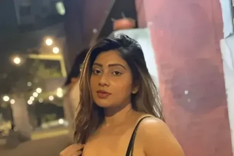 Hot Insta Model Fariha Priyam Completely Topless Nude Photoshoot Video Huge Boobs Hanging Sex Video