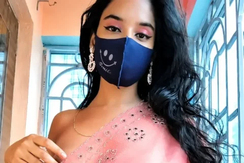 Desi Sonam Bhabhi Live Fully Nude Show For Her Fans