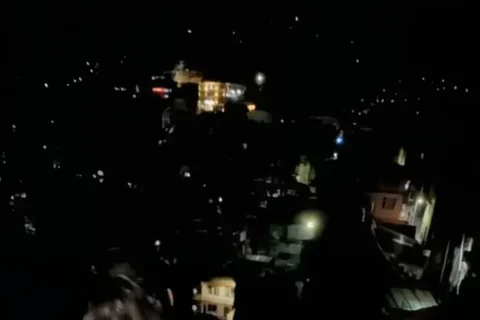 Vove Couple Nude Outdoor Threesome with Blowjob and Fucking Video Leaked Sex Video