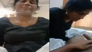 Desi village maid ka garam raaz saath malik ke saath Sex Video