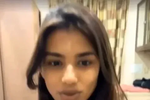 Slim Indian Girl Fully Nude Spreading Legs Wide on Bed Fingering Her Wet Pussy Sex Video