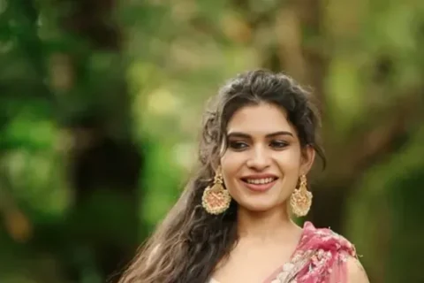 Resmi Nair Exclusive Live Nude Video Showing her Boobs