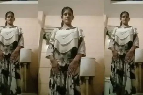 Desi bhabhi ka bathroom mein secret brinjal masti Sex Video
