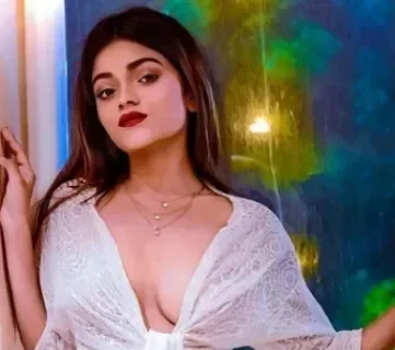 Bong Model Amaira Roy Stripping Full Nude in a Schoolgirl Outfit Sex Video