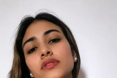 Horny Girl Masturbates Dripping Wet Pussy And Teases Perfect Ass