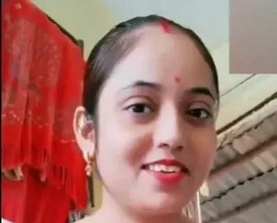 Indian Wife Topless Nude Video Showing Her Boobs Sex Video