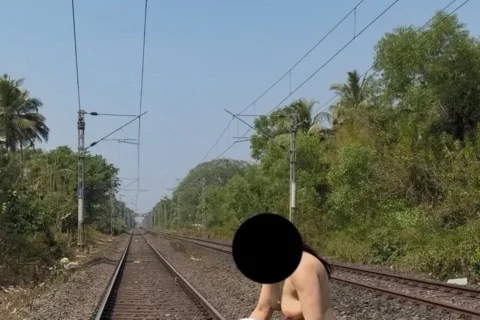 Viral Indian Couple Got Caught Fucking On Railway Tracks Sex Video