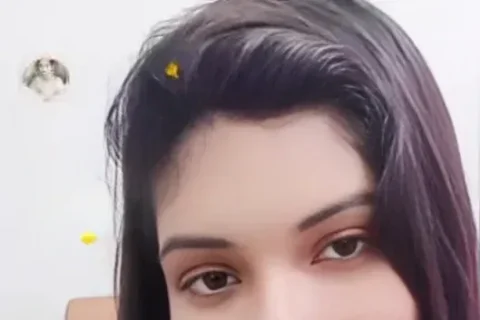 Desi Bhabhi Strips Nude, Teases with Boobs, Fucks Herself with Dildo Sex Video