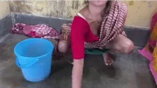 Desi gaon ki chhoti ladki ka garm raaz with malik Sex Video