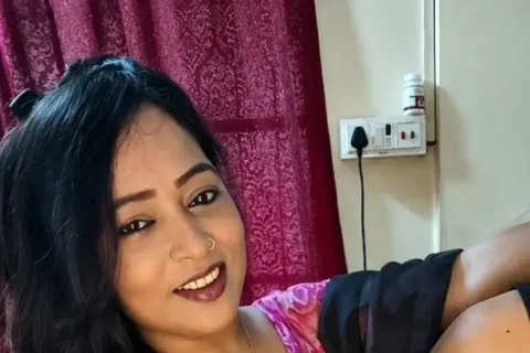 Horny Bhabhi Goes Wild Live Blowing Black Dick, Pouring Whisky on Pussy Before Licking and Fucked Hard Sex Video
