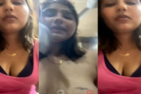 Sexy Bhabhi Showing Rubbing Pussy