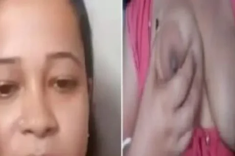 Bengali girl naked boobs show viral selfie