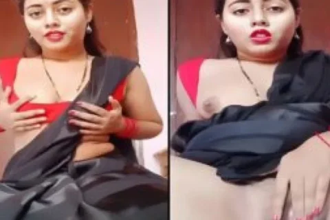 Horny bhabhi in saree Desi fingering wet pussy