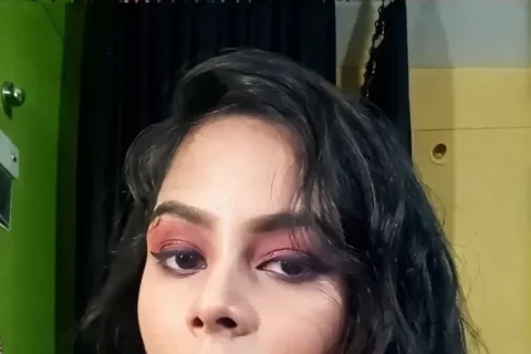 Desi Girl Fully Topless Presses Her Boobs and Shakes Her Belly Sex Video