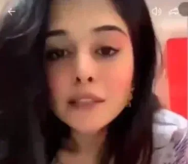 Insta Beauty Going Pantyless on Tango Live Teasing with Pussy Rubbing ASS Slapping Sex Video