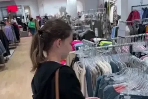 Hot Babe Strips Nude in Public Store Showing Her Boobs and Ass in Changing Room Sex Video