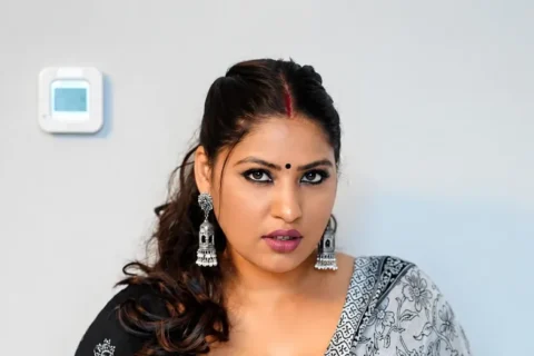 Anjali Gaud Teases Boobs on Tango Live Nude Panty Show Sex Video