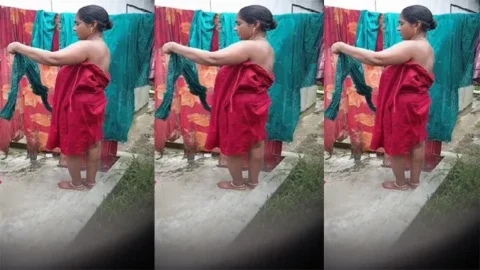 Village Bhabi Changing After Bathing