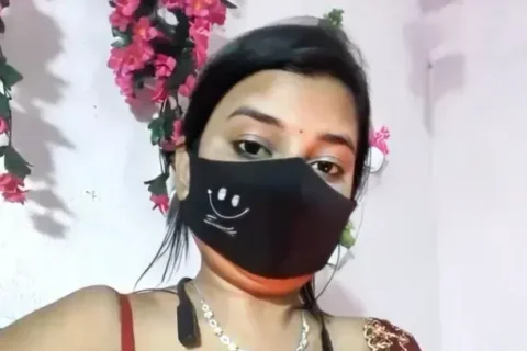 Desi Bhabhi Fully Nude Giving Her Husband a Blowjob and Riding His Hard Cock Sex Video