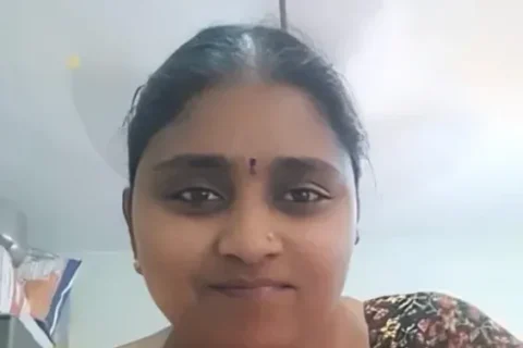 Desi Mature Aunty Flashes Her Huge Boobs and Wet Pussy on Live Cam Sex Video