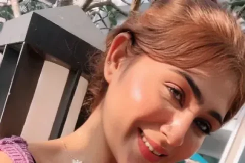 Famous Actress Hiral Radadiya Teasing with Dildo, Wet Pussy Play, Nude Masturbation with Hot Face Expressions Sex Video