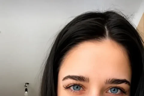 Hot Beautiful Girl Cuts Her Top And Shows Off Boobs On Tango For Gifts
