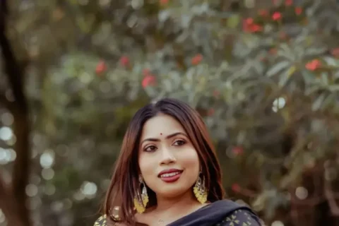 Moumi Nude Saree Tease Playing with Big Boobs Sex Video