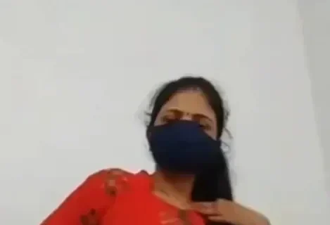 Hot desi wife strips fully nude and shows her beautiful big assets on live cam Sex Video