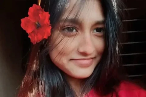 Cute Slim Girl Boobs Fingers Wet Juicy Pussy