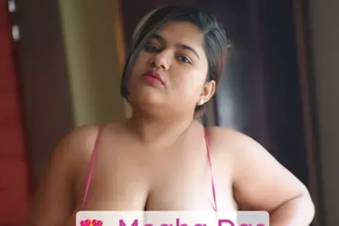 BBW Hot Influencer Megha Das strips top bikini to expose her big boobs and rubs them for cam Sex Video