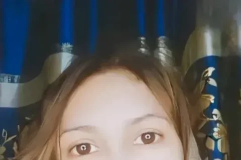 Desi Hijabi Girl Strips Nude, Shows Big Boobs, Wet Pussy Peeing Live Sex Video