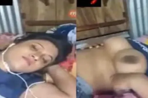 Desi slum girl showing boobies on video call