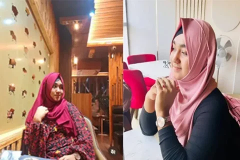 Hijabi Beautiful GF Showing her boobs