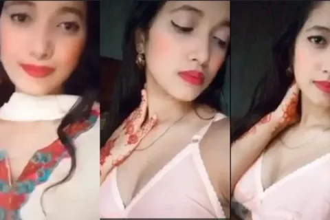 Desi college girl showing her nude