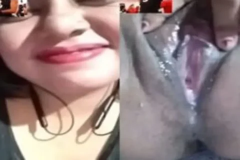 Unsatisfied Bengali Boudi showing big boobs